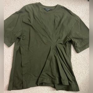 Urban Revivo BRAND NEW Size M T-Shirt with slit and scrunch